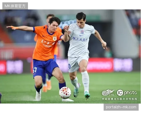 克雷桑凭借半程11球5助攻的优异表现，身价飙升至400万欧元成为中超新标王
